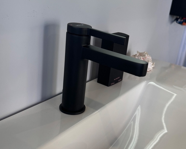 Змішувач для умивальника ''de la noche''